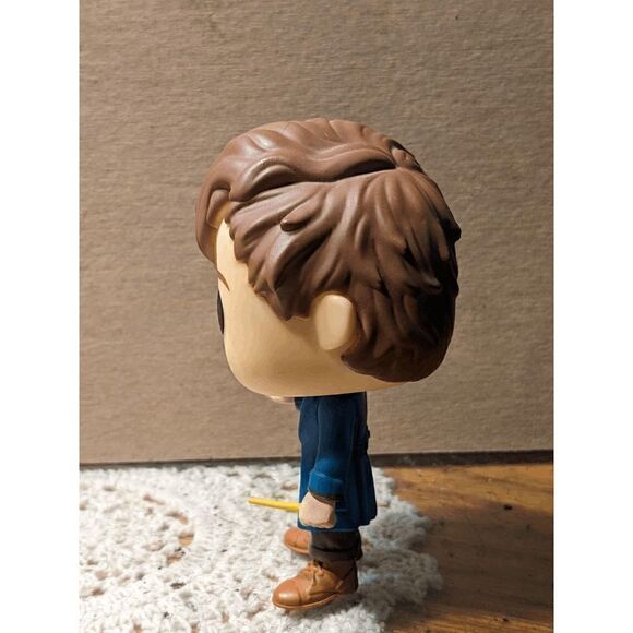 Funko Pop Fantastic Beasts Newt Scamander w/ Egg Vinyl Figure #02 Loose No Box - Picture 3 of 5